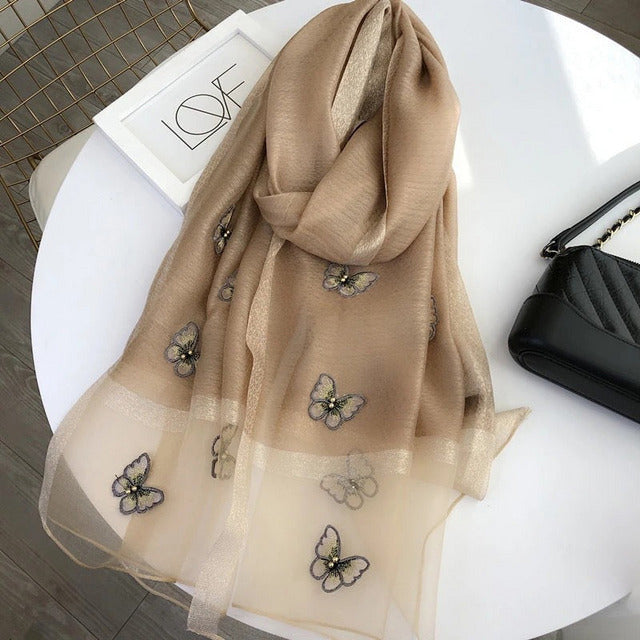 Schmetterling Bestickter Seidenschal Khaki
