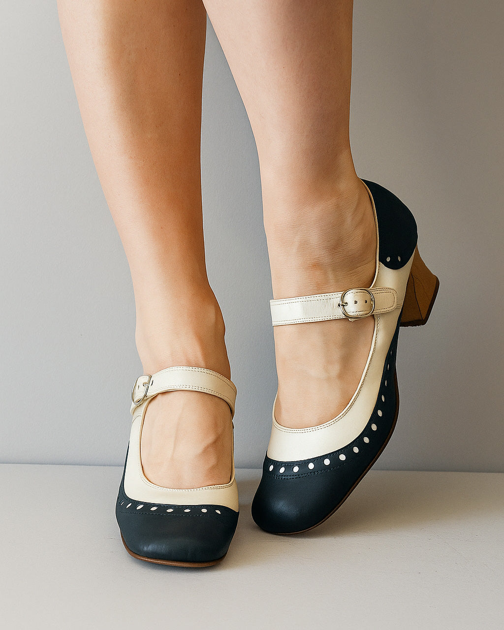 Color-blocked round-toe chunky heeled Mary Janes