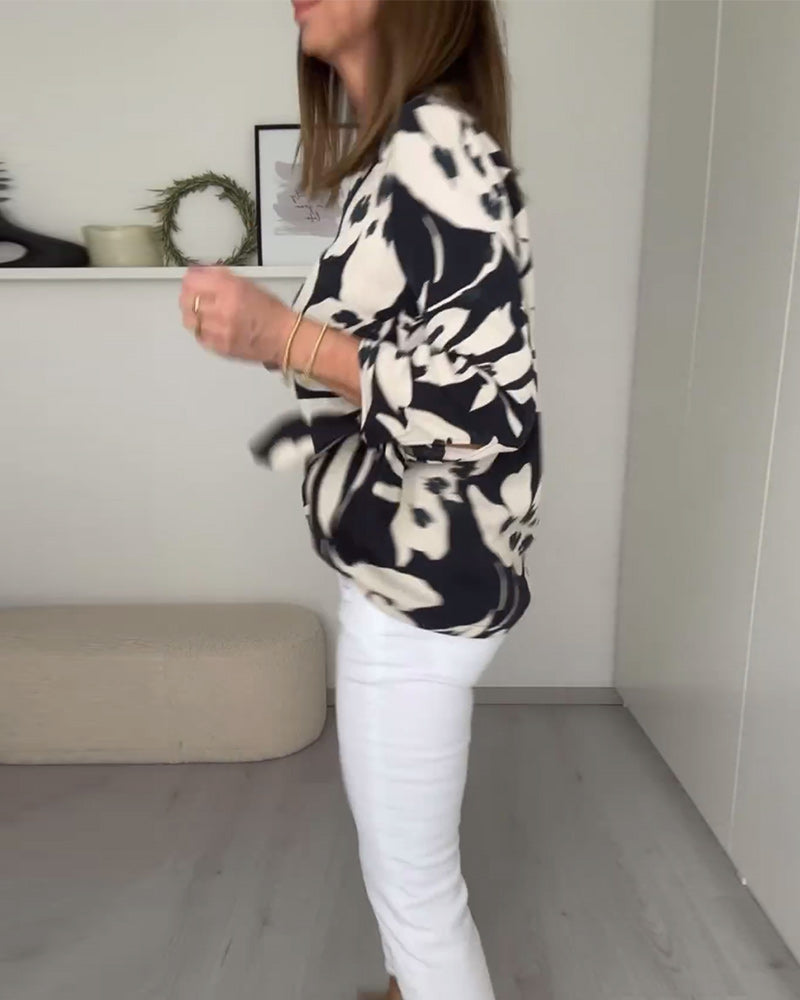 Bedruckte temperamentbluse mit v-ausschnitt