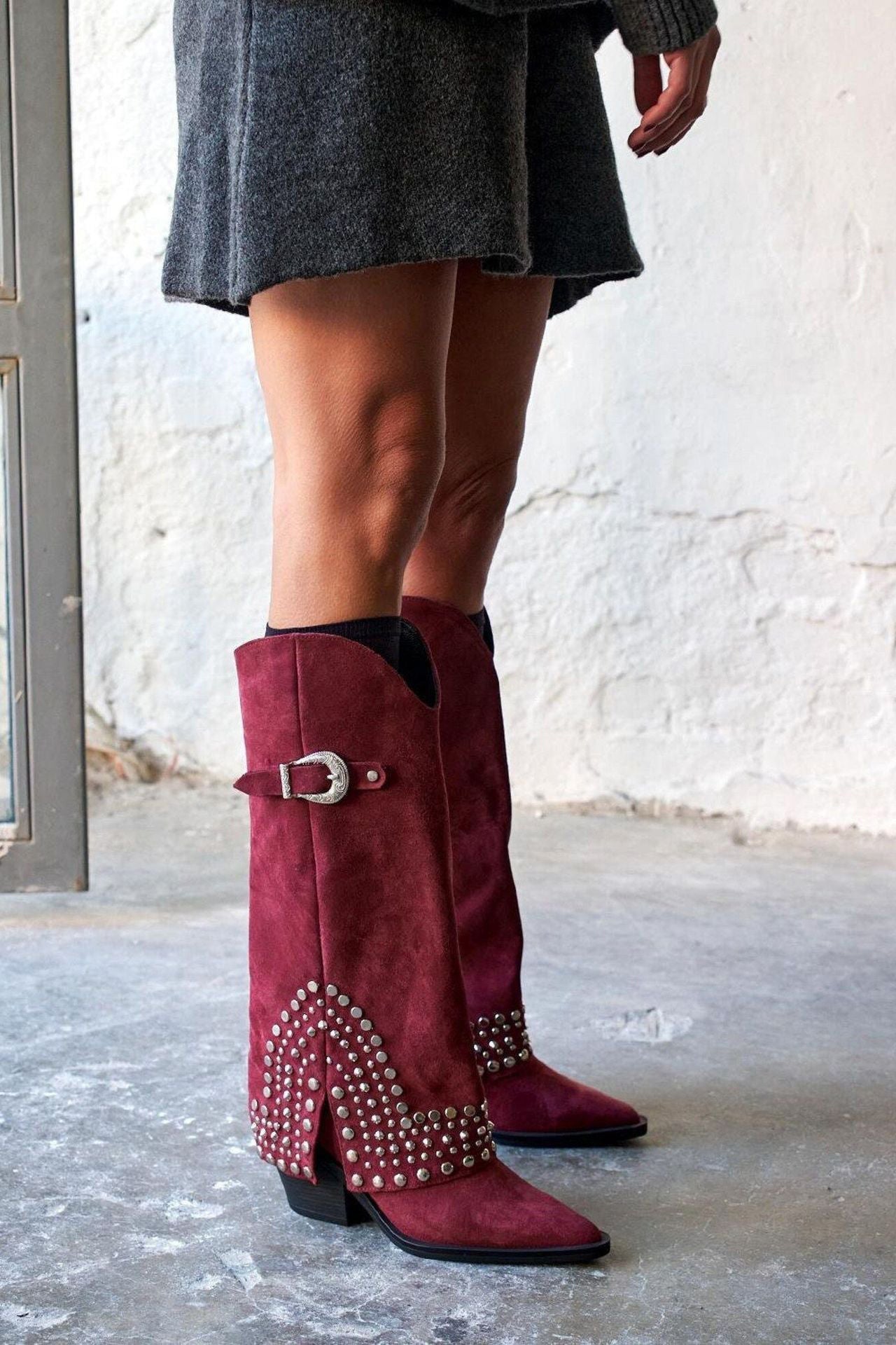 Suede pointed toe metal buckle rivet thick heel wide-leg slouch boots