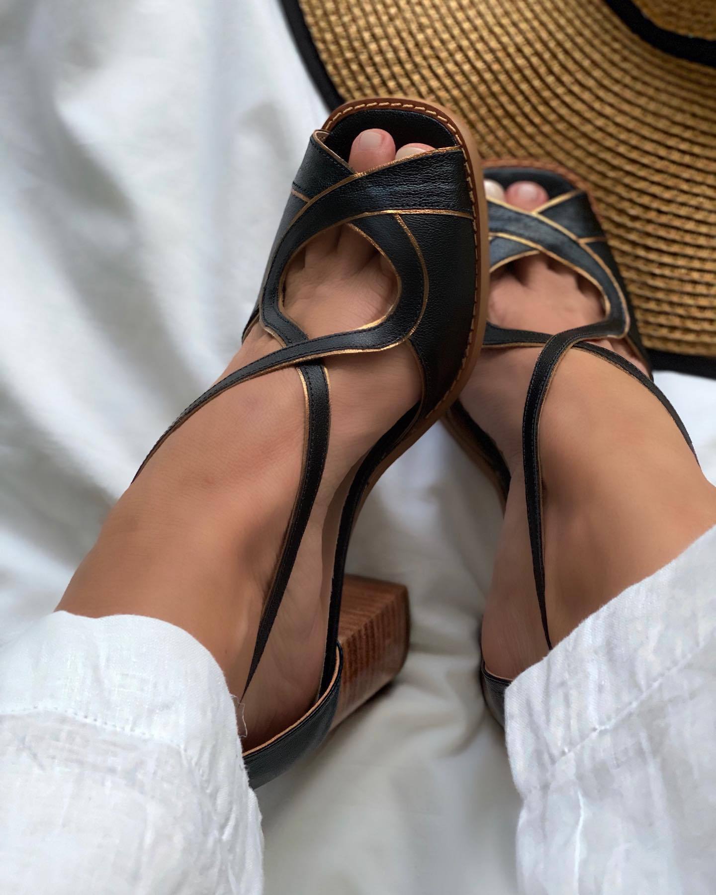 Chic Chunky Heel Open Toe Ankle Strap Sandals