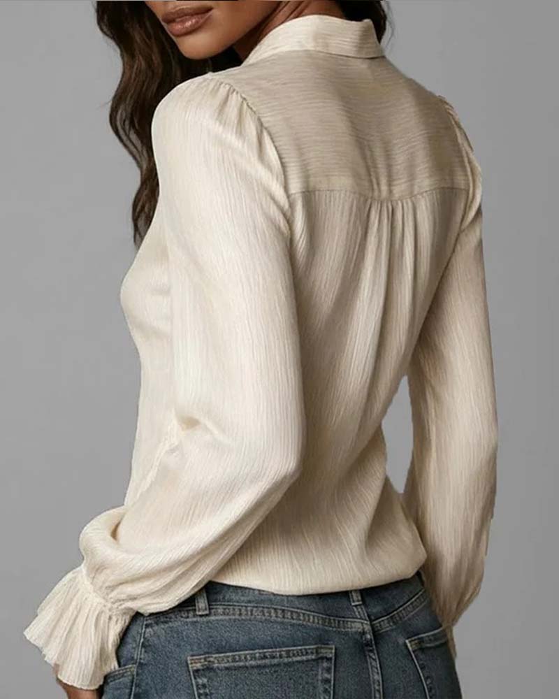Elegante Bluse Mit Tiefem V-Ausschnitt Und Rüschenärmeln