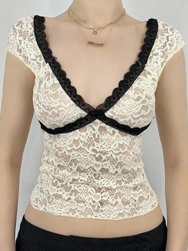 White Y2k T-shirt with V-neck short sleeves and color block lace appliqué