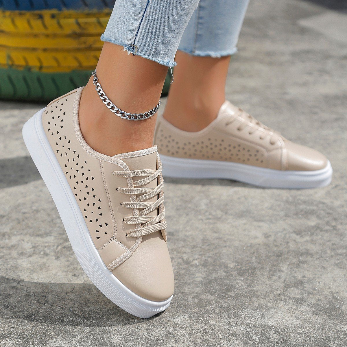 Sophia – Schicke Beige Schnürsneaker