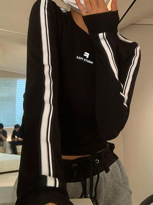 Kontrastfarbenes Langarmshirt mit 2000er Jahre Print