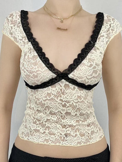 Weißes Y2k T-Shirt mit V-Ausschnitt Kurzarm und Color Block Spitzenapplikation