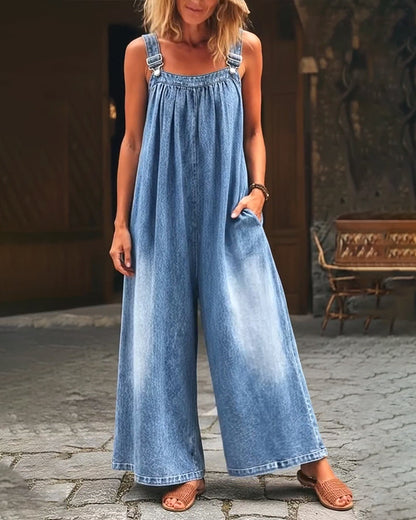 Jumpsuit Mit Gewaschenen Jeans Und Weitem Bein