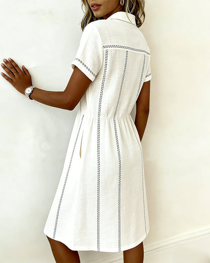Kleid Vertikal Gestreift Kragen