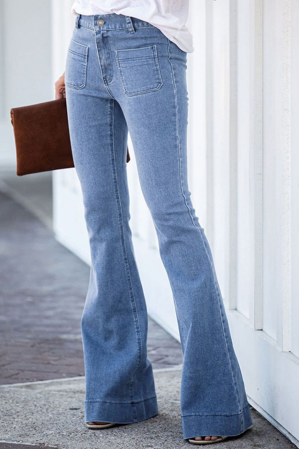 Verwaschene Bootcut-Jeans mit geradem Bein