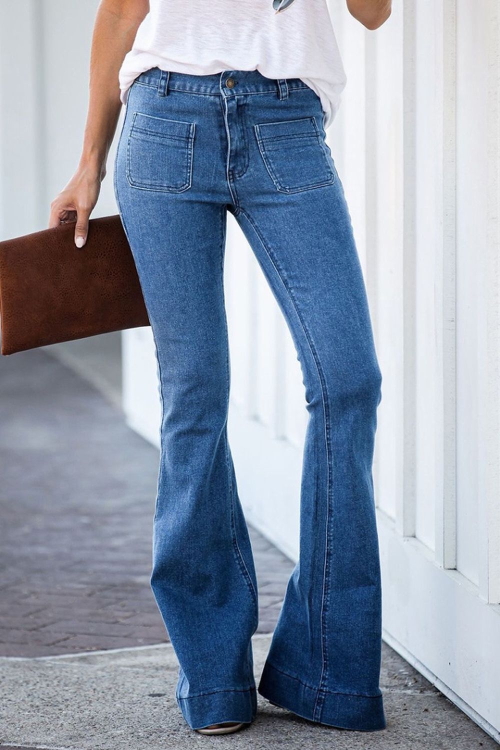 Verwaschene Bootcut-Jeans mit geradem Bein