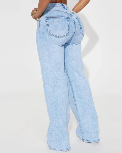 Highwaist-Jeans mit hebender Wirkung und leichtem Glockenrock