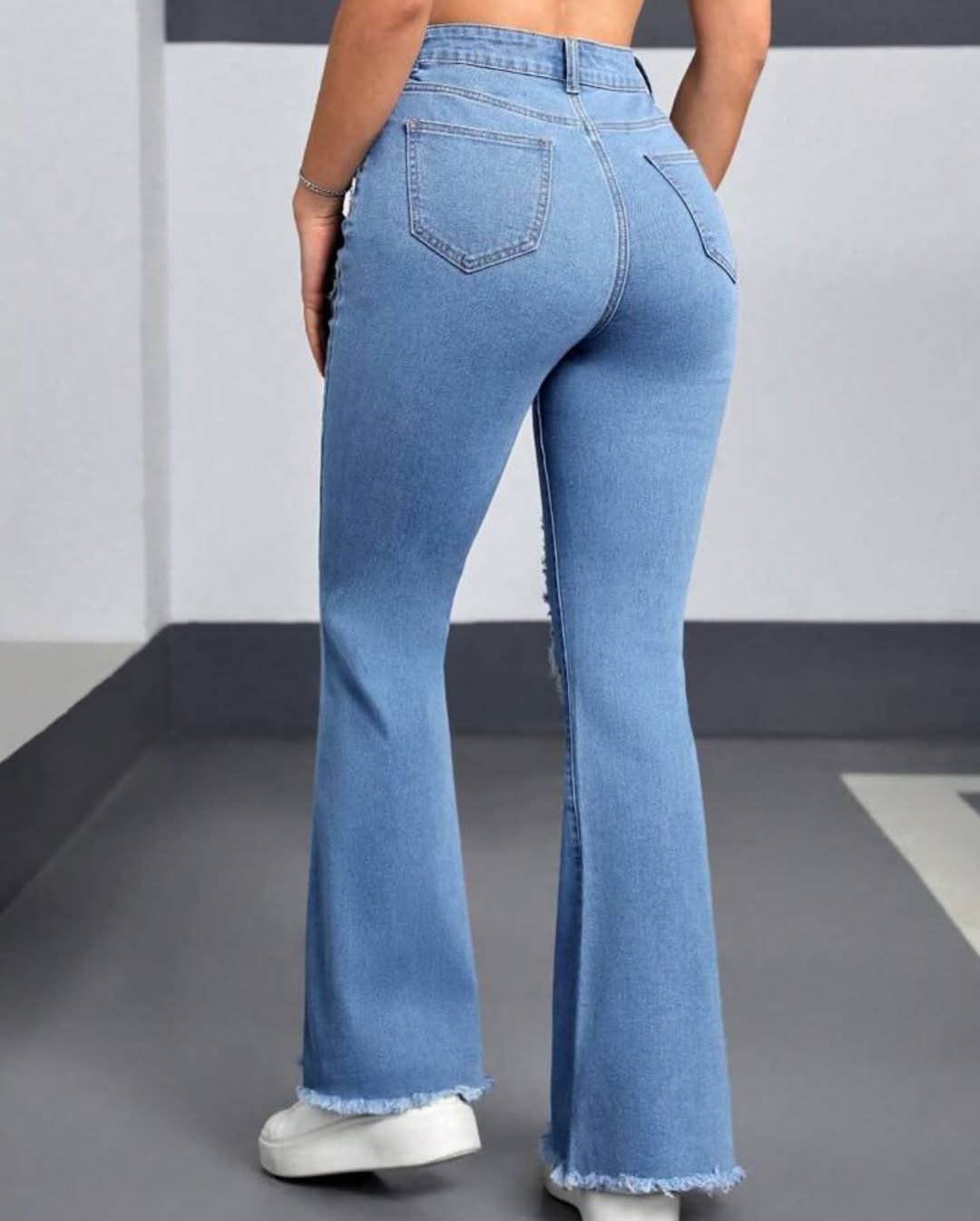 Blue Hearts 💙 Vintage-Jeans mit hohem Bund, Herz-Patchwork und Rissen