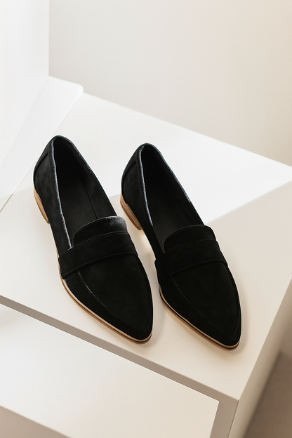 Preppy low-heeled pointed-toe suede shoes