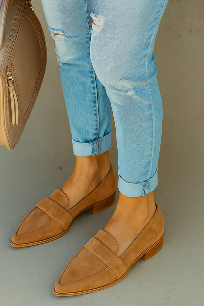 Preppy low-heeled pointed-toe suede shoes