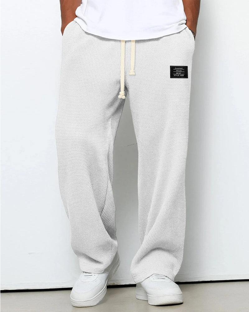 Bequeme weite Herrenhose mit verstellbarem Bund