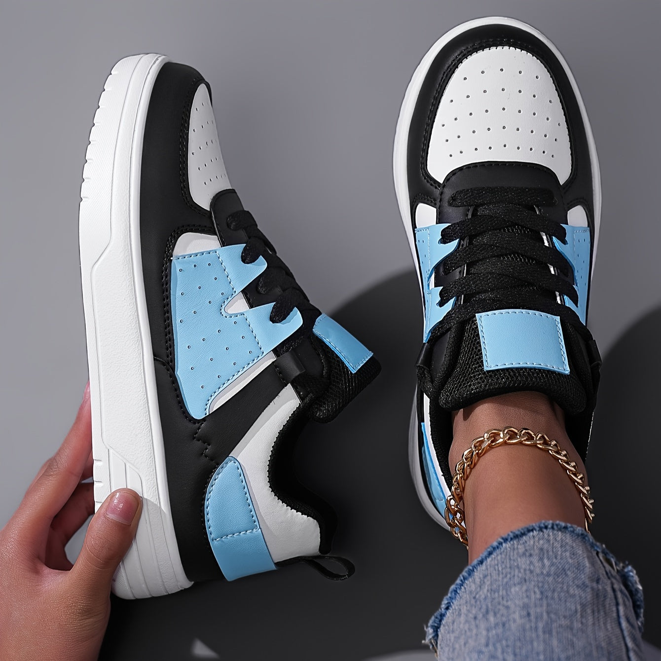 Himmelblaue Retro-Sneaker - Mia