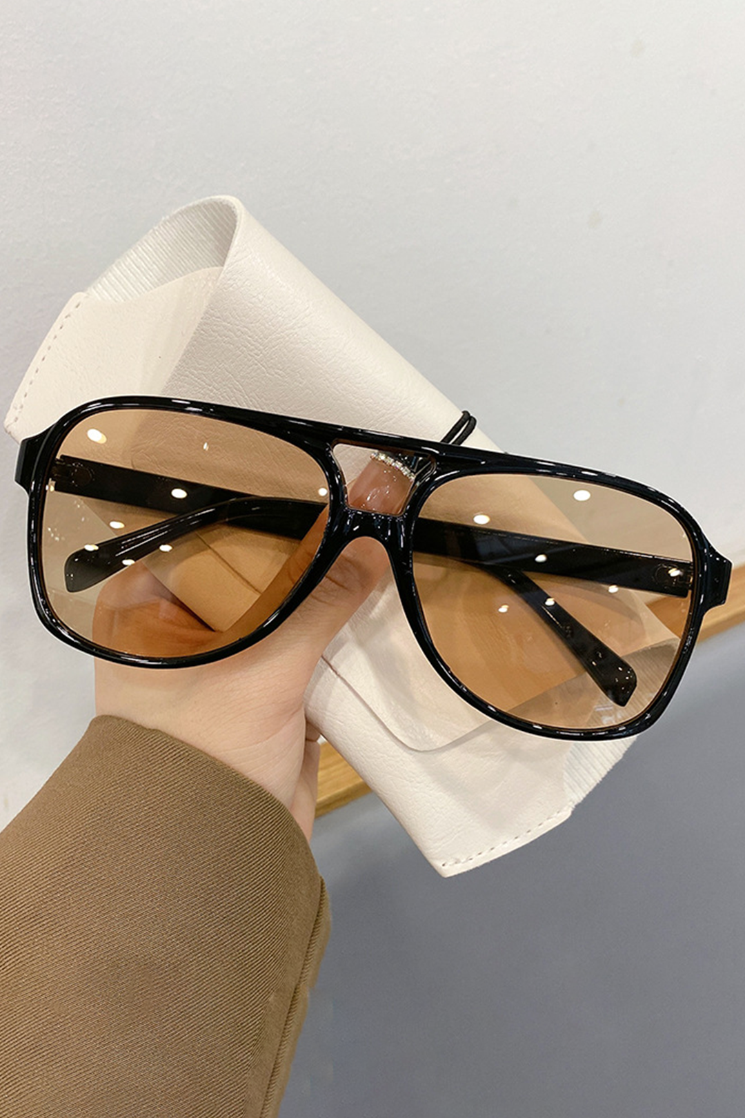 American Vintage Oval Full Rim Sunglasses 