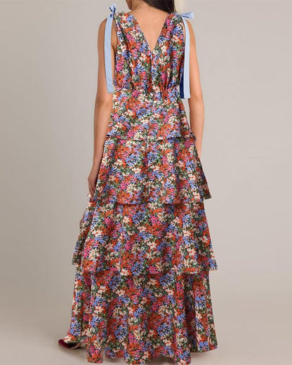 Maxi-Kleid mit V-Ausschnitt und gebundener Taille