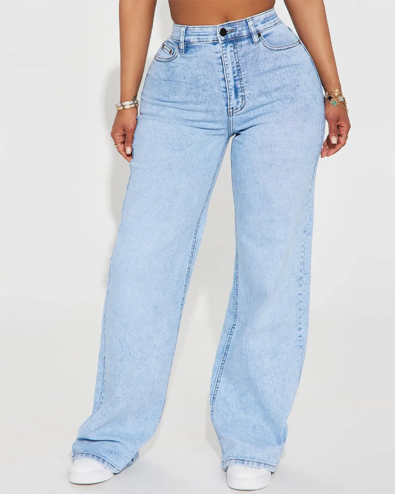 Highwaist-Jeans mit hebender Wirkung und leichtem Glockenrock