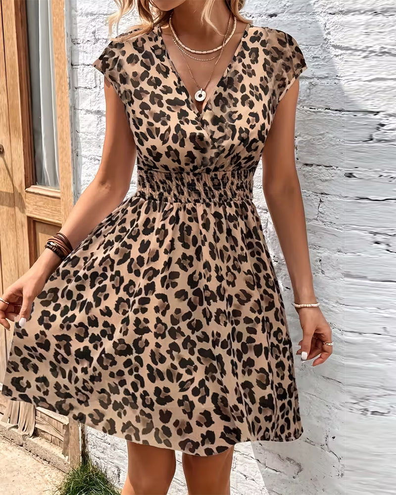 Ärmelloses Kleid mit Leopardenmuster und V-Ausschnitt
