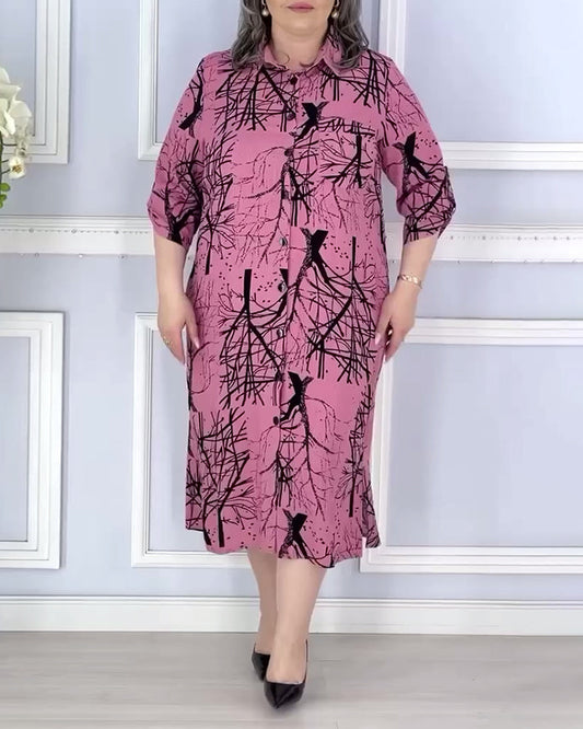 Lässiges kleid mit bedruckten knöpfen und revers