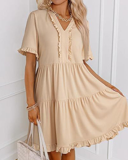 Kleid Rüschenbesatz V-Ausschnitt Stufensaum
