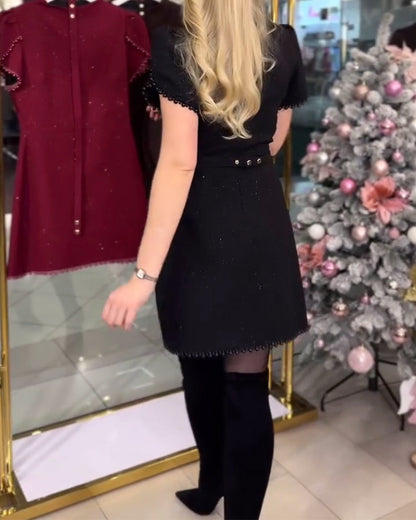 Üppig verzierter Perlenbesetzter Slim-Fit-Kleid