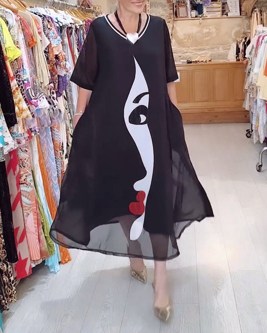 Kleid mit Patchwork-Print und V-Ausschnitt