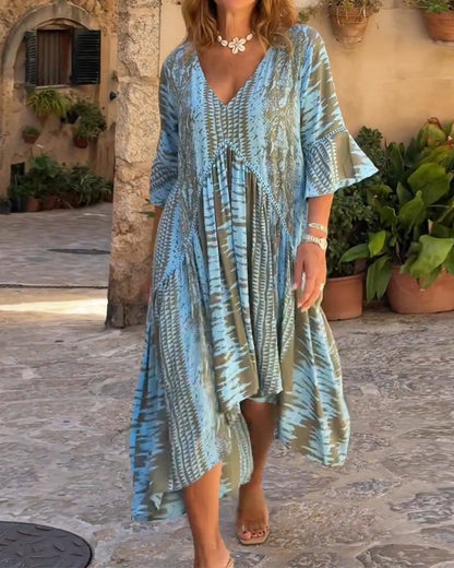 Kleid mit V-Ausschnitt Rüschen und Druck
