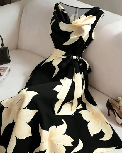 Kleid Mock Neck Ärmellos Blumig