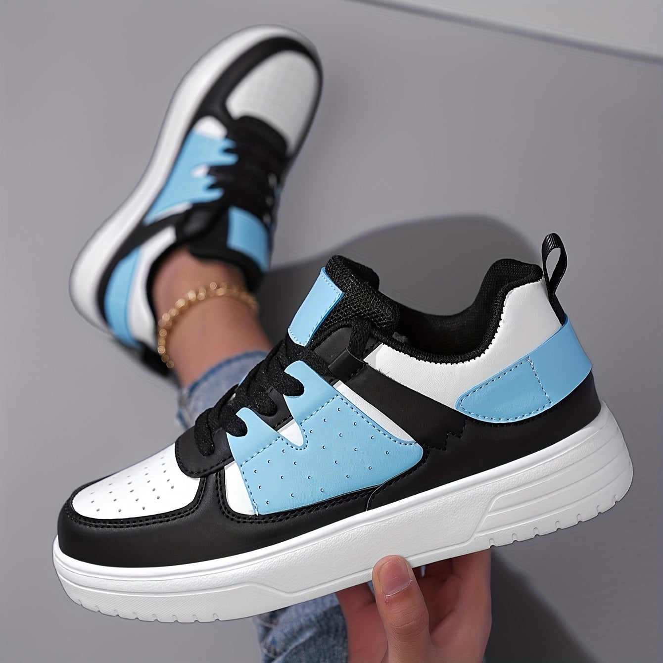 Himmelblaue Retro-Sneaker - Mia