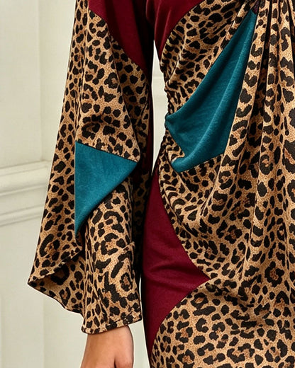 Kleid V-Ausschnitt Metallknopf Leopardenmuster Kontrastfarbe