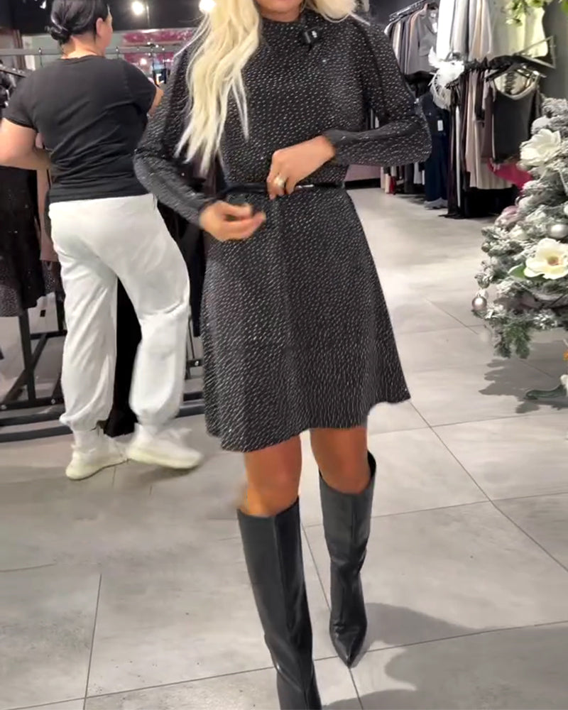 Kleid Halbrollkragen Heiß Strassstein A-Linie