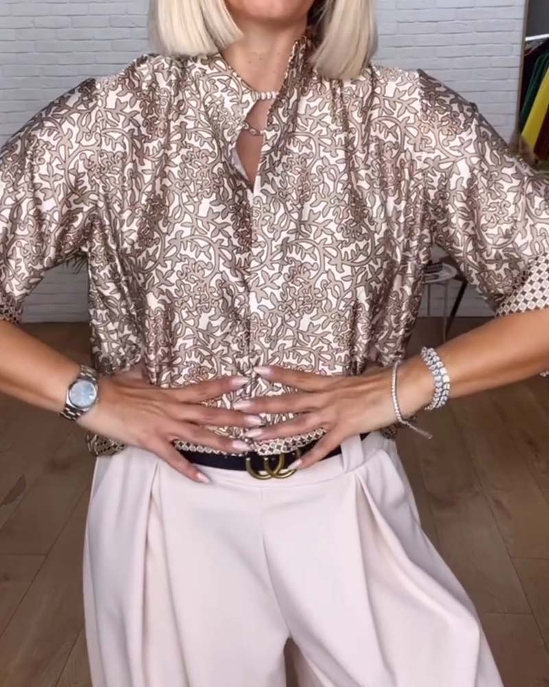 Bluse mit Stehkragen und bedrucktem Satin