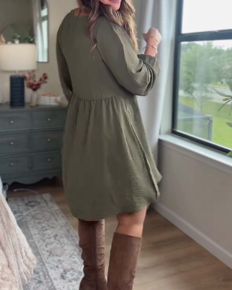 lässiges, einfarbiges Kleid mit U-Ausschnitt und langen Ärmeln