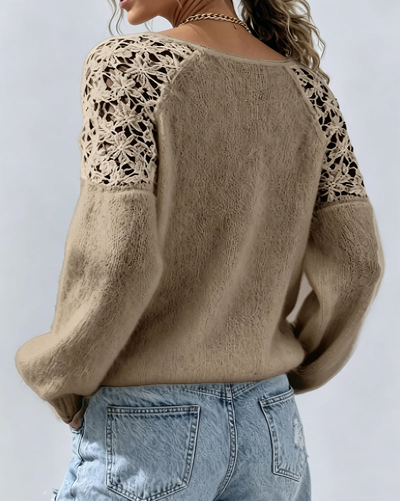 Pullover Med Utklipp Blonde Detalj Og Patchwork