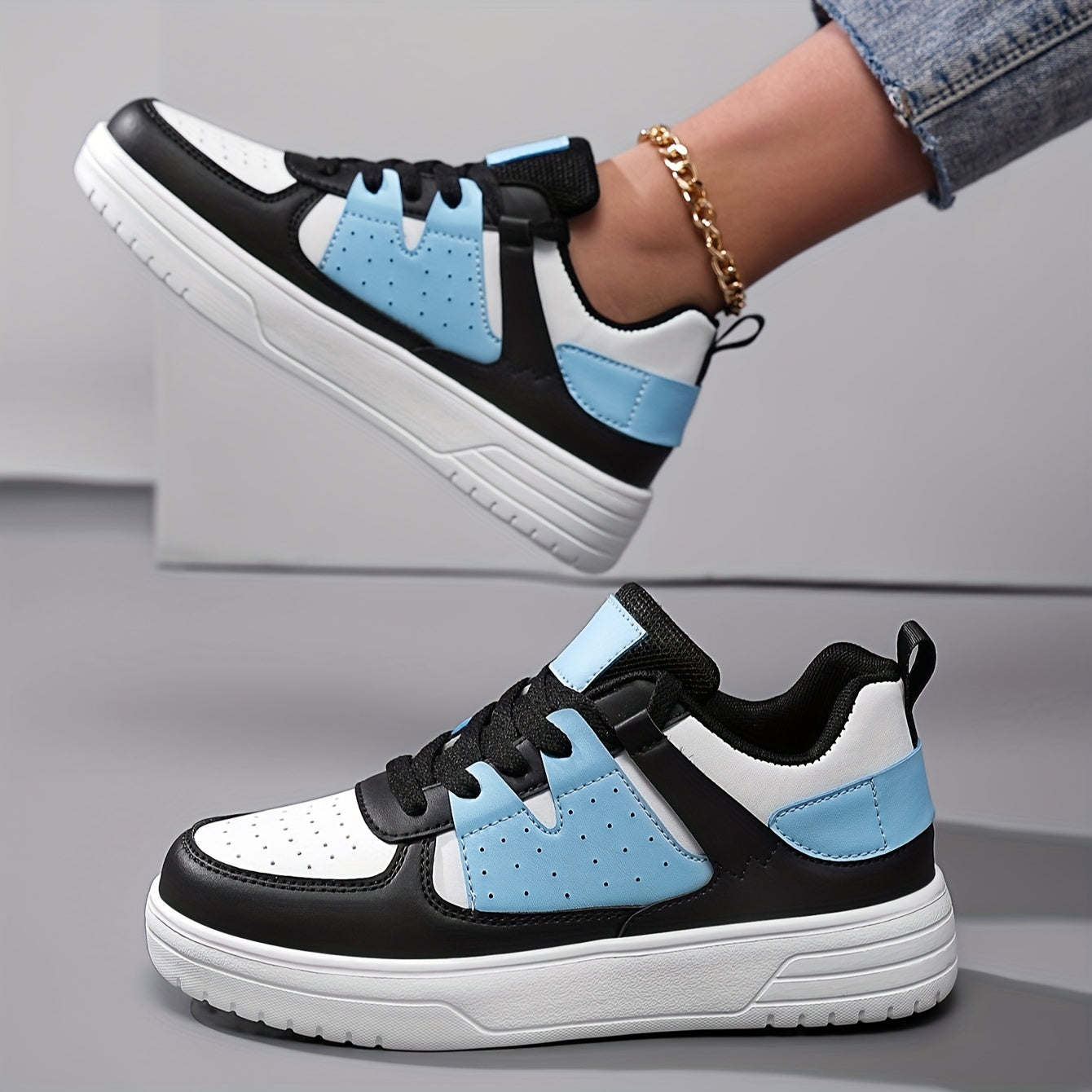 Himmelblaue Retro-Sneaker - Mia