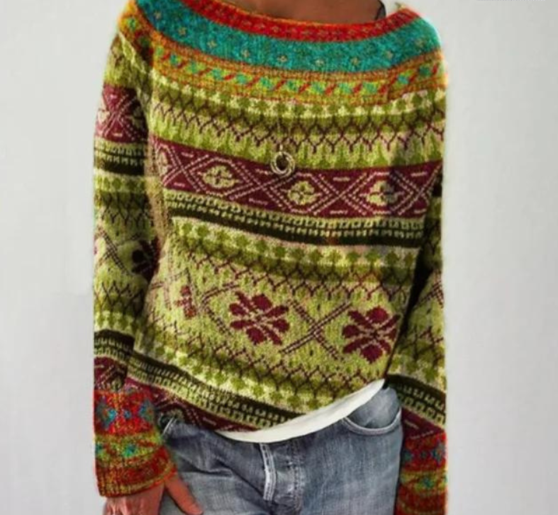 TrendPullover: Star border & charm accents