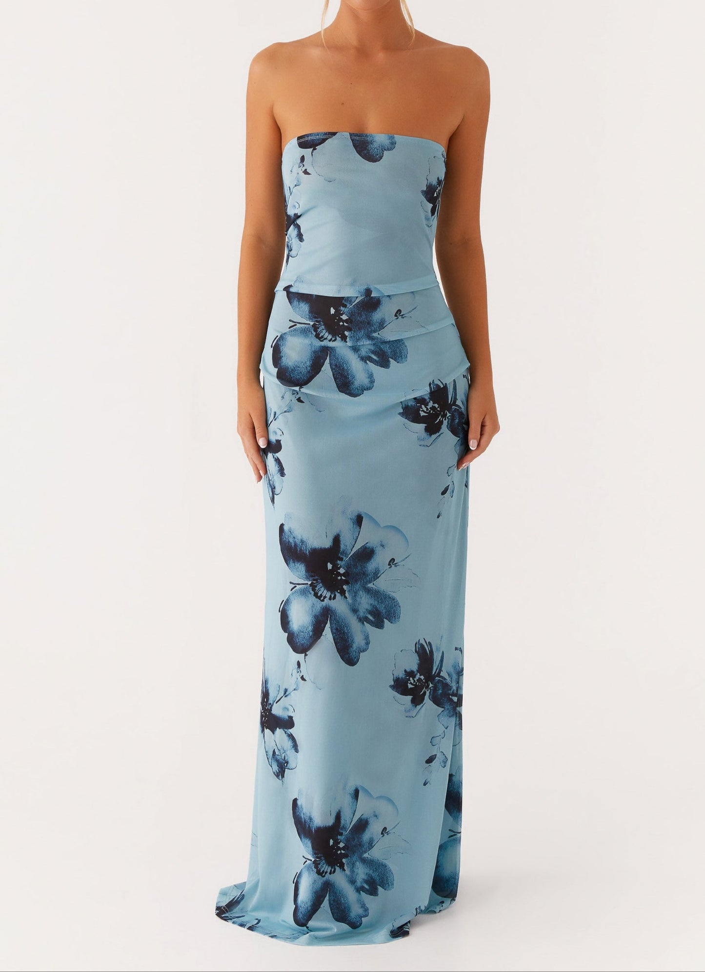 Robe longue Massima – Bleu-noir à imprimé floral