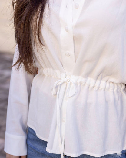 Ava Chic: Elegant linen shirt in pure white with waist band