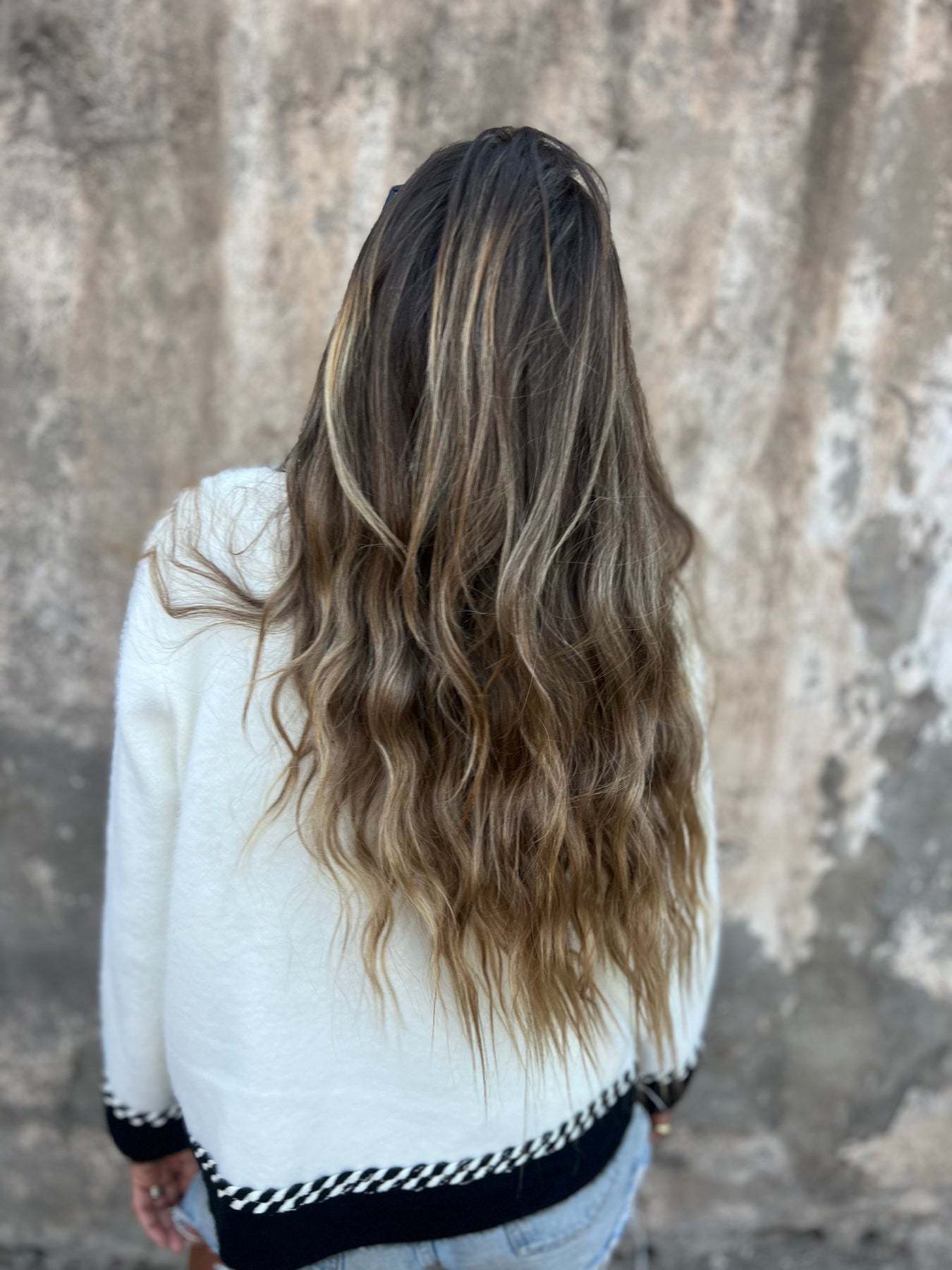 Black and white contrast long-sleeved pocket button knitted jacket