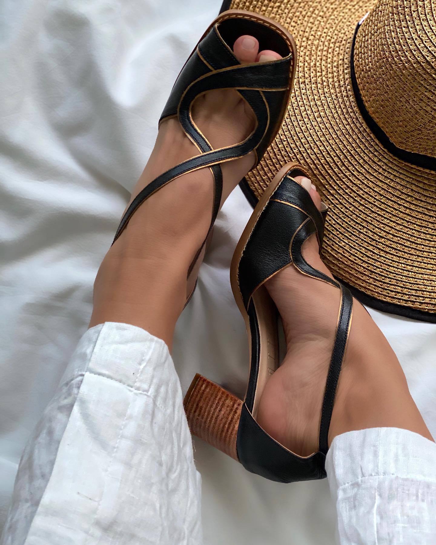 Chic Chunky Heel Open Toe Ankle Strap Sandals