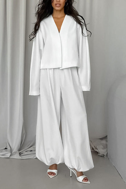 Simple V-neck top and loose trousers two-piece suit