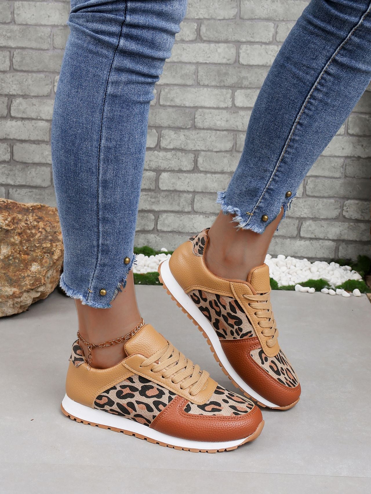 Lace-Up flat shoes with TPR Sole All-Season Leopard Print sneakers