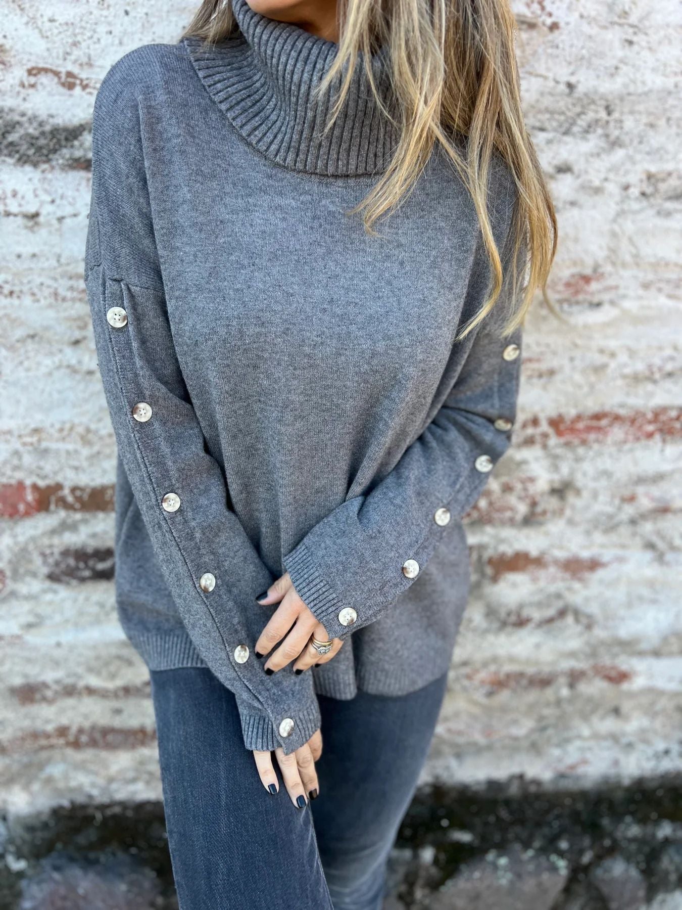 Turtleneck long sleeves button-down sleeves sweater