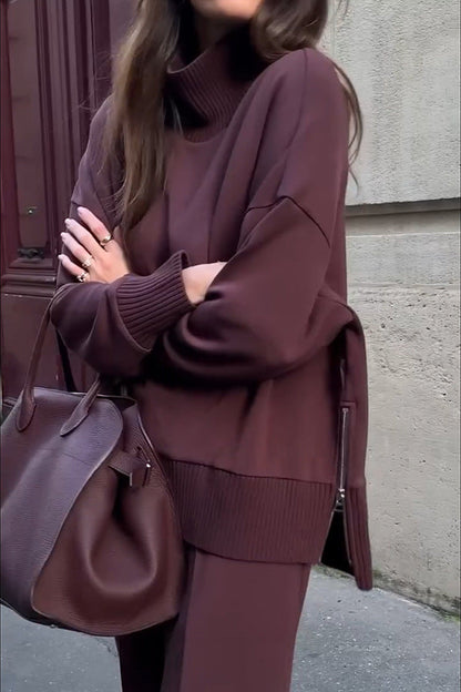 Zweiteiliges Set aus langärmligem Sweatshirt mit seitlichem Reißverschluss und Hose mit weiten Taschen