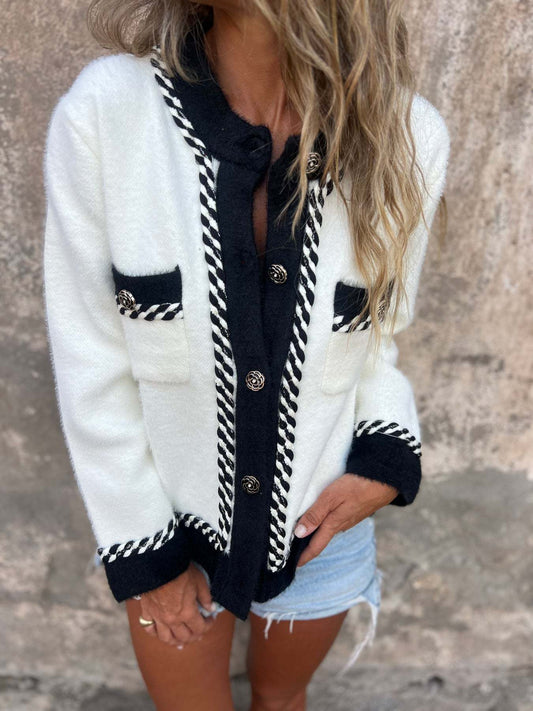 Black and white contrast long-sleeved pocket button knitted jacket