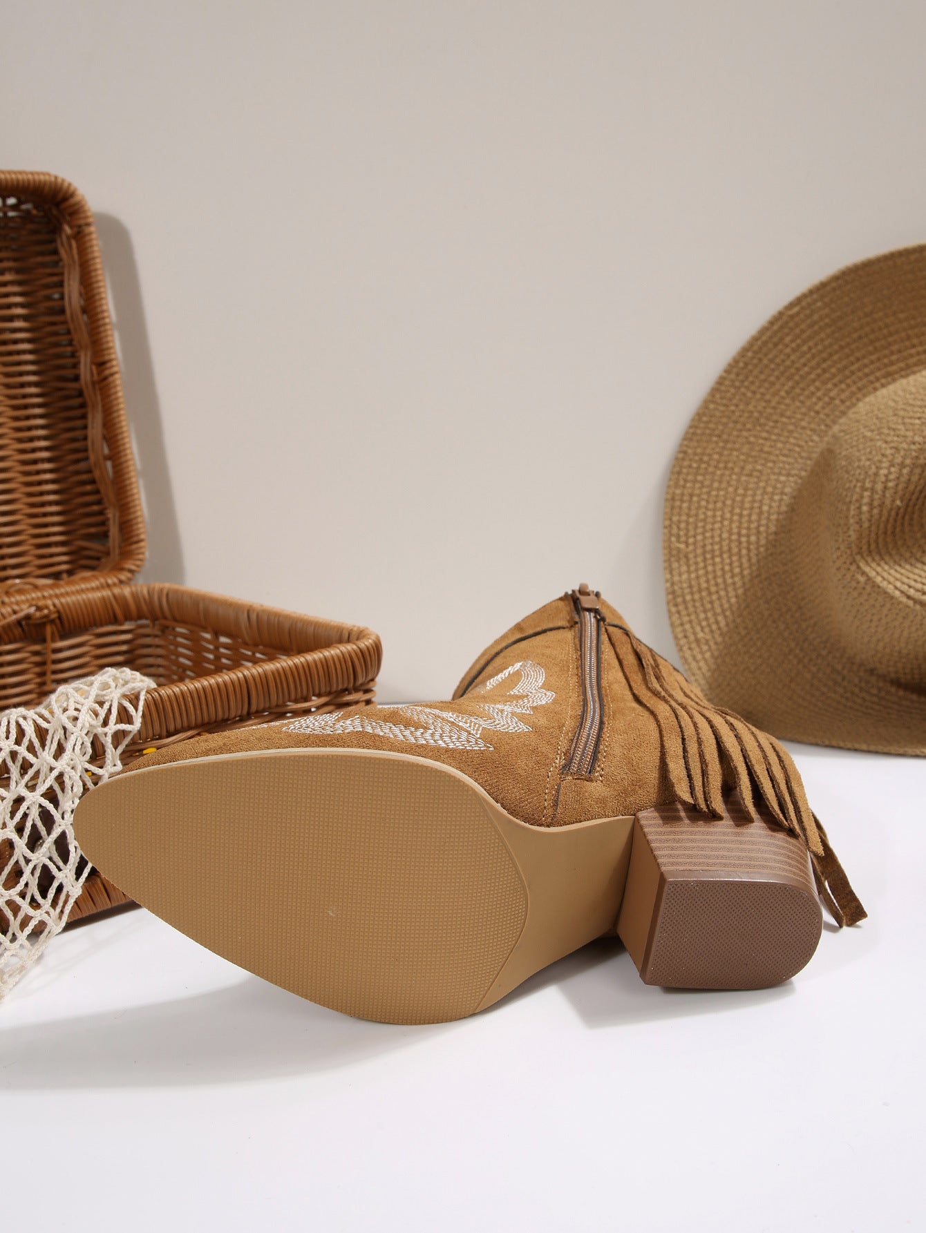 Equestrian Line Tassel side zipper embroidered ankle boots