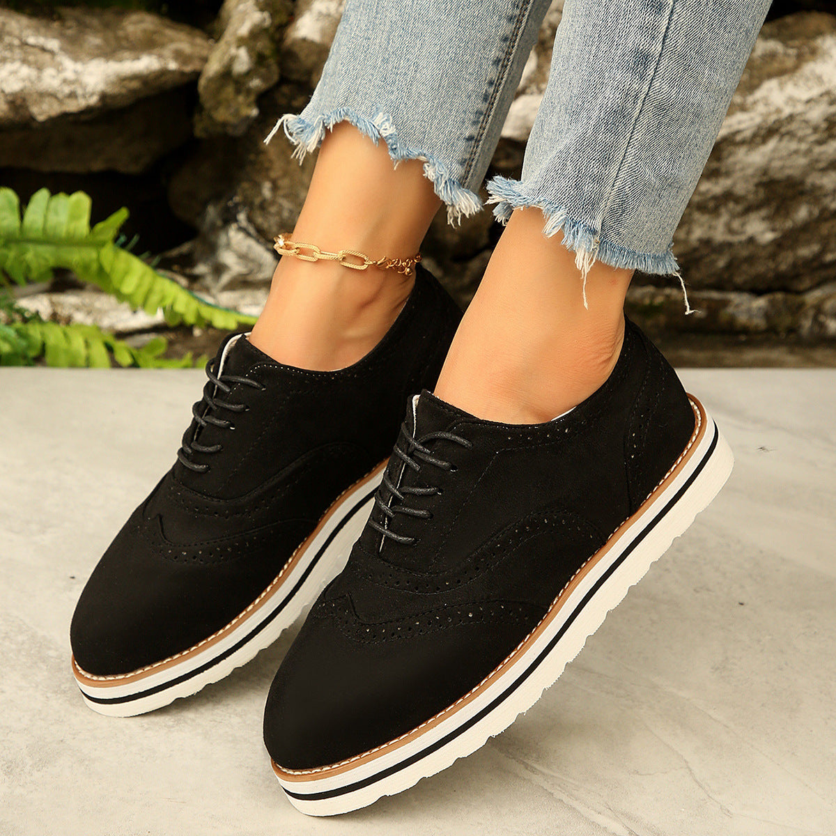 Retro suede round toe foam platform loafers