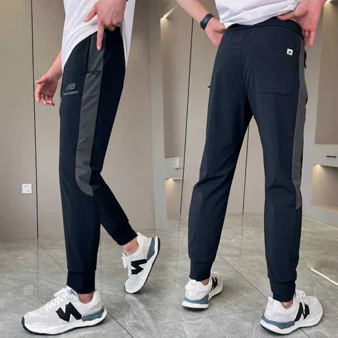 Black jogging pants with logo - Leo